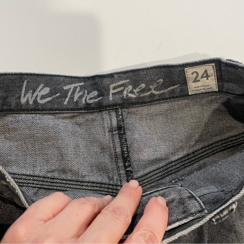 Free People Sidecar sanded black wash denim mini skirt raw frayed hem SZ 24 - Picture 11 of 11